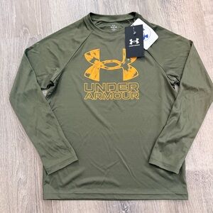 Under Armour Boy’s Green Long Sleeve Shirt Size YS NWT
